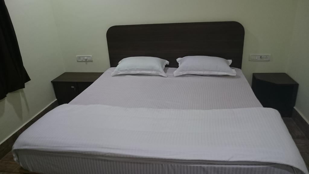 Oyo 1246 Raaj Residency Hotel Chennai Room photo